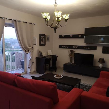 Village Corner 3 Bedroom Apartment With Garage Марсаскала Екстериор снимка