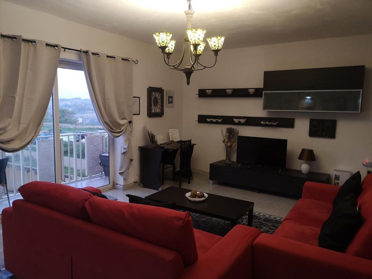 Village Corner 3 Bedroom Apartment With Garage Марсаскала Екстериор снимка