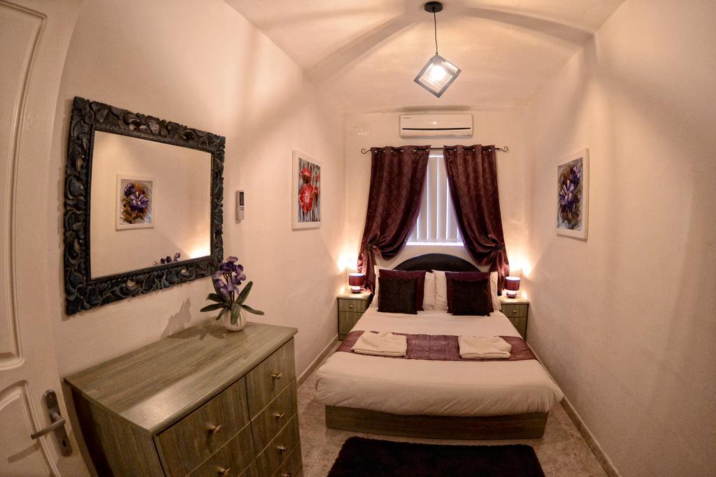 Village Corner 3 Bedroom Apartment With Garage Марсаскала Екстериор снимка